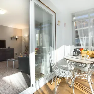 apartamento-roger-de-lluria.top-hotels-tarragona.com/